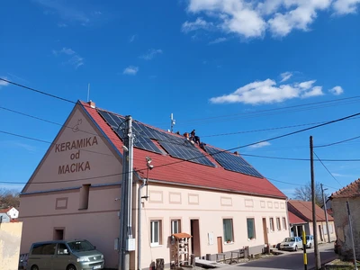 Komplexní služby v oblasti fotovoltaických systémů